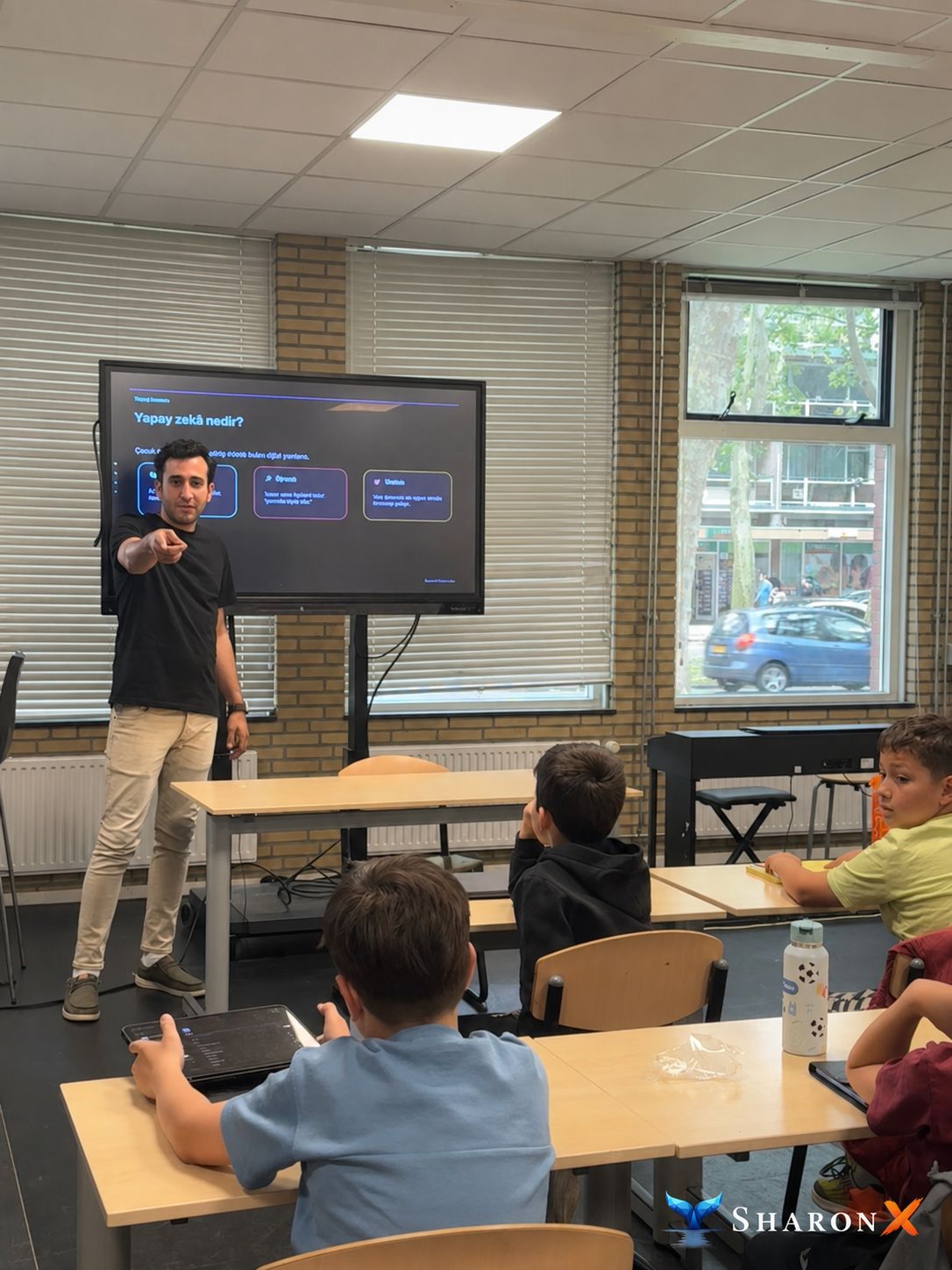 Academy — AI dersi